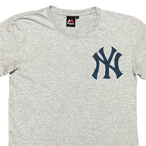 Official Majestic Mlb New York Yankees Print T Depop