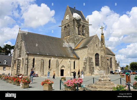 The church at St Mere Eglise Normandy France Stock Photo: 25637014 - Alamy