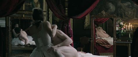 ausCAPS Jannis Niewöhner nude in Napoleon