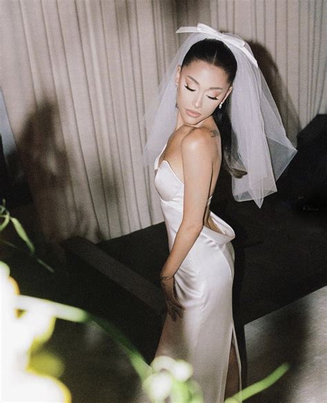 MEFeater Magazine On Twitter Ariana Grandes Wedding Photos Look