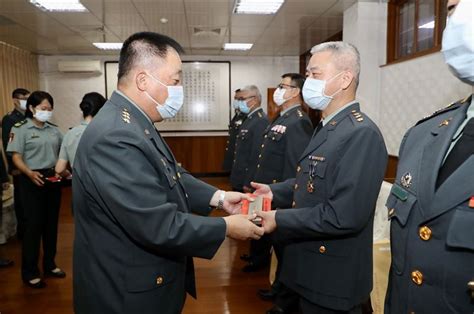 徐衍璞約見屆退人員 肯定貢獻 軍聞 徐衍璞約見屆退人員 肯定貢獻 青年日報