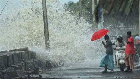 Kerala Braces For Heavy Rain On Sunday Imd Issues Yellow Alert