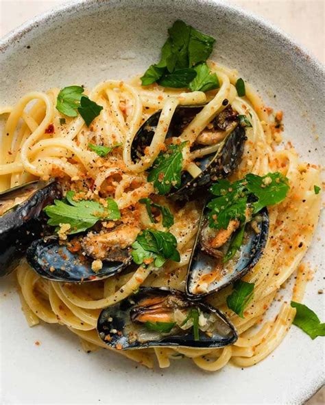 Pasta With White Wine And Mussels Lindsey Eats