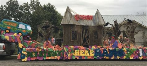 Pin By Domenica Bowman On Homecoming Parade Floats Parade Float