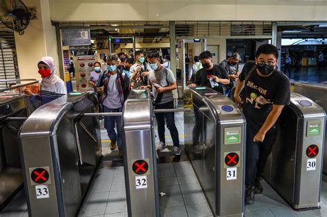 You Can Eventually Tap Your Mastercard To Pay For Mrt Bus Fares