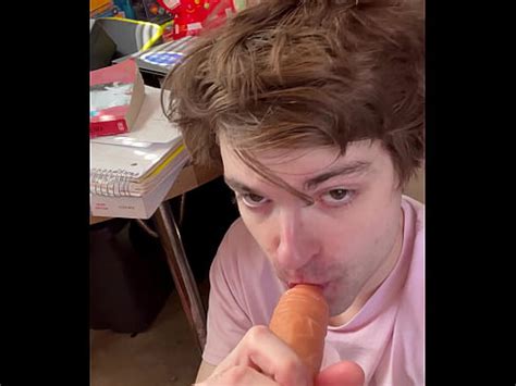 Submissive Fag Niko Springs Loves Submitting To Your Cock XVIDEOS