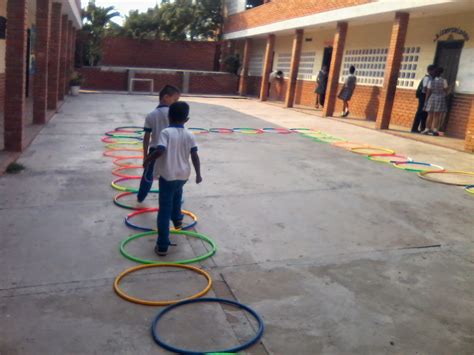 Ejercicios Y Juegos Recreativos Con Hula Hula Y Cuerdas