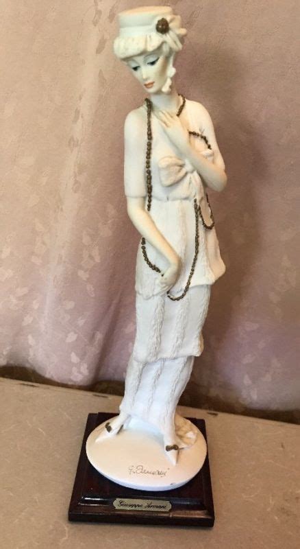 Giuseppe Armani Figurines Lady With Gold Chain 1987 Florence Italy Capodimonte Antique Price