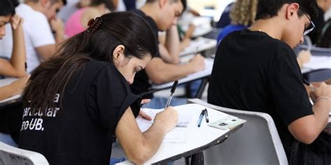 Unifor oferta bolsas de estudo até 100 de desconto para cursos de