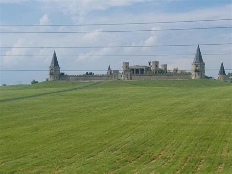 The Kentucky Castle, Versailles KY USA : r/castles