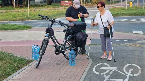 Wypadek z udziałem rowerzysty na skrzyżowaniu ul Chopina i ul Mickiewicza