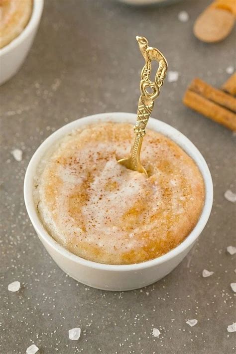 Healthy 1 Minute Low Carb Cinnamon Roll Mug Cake