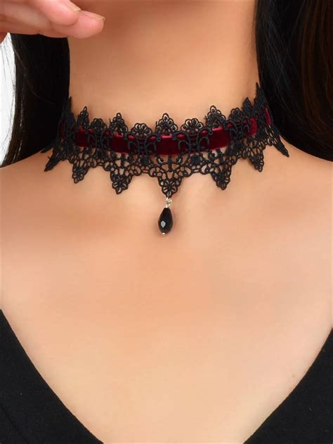 Why Do Girls Wear Chokers Reasons Found In A Fashion Blog