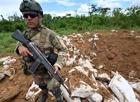 Militares Peruanos Destroem Pistas De Pouso Usadas Pelo Tr Fico Na