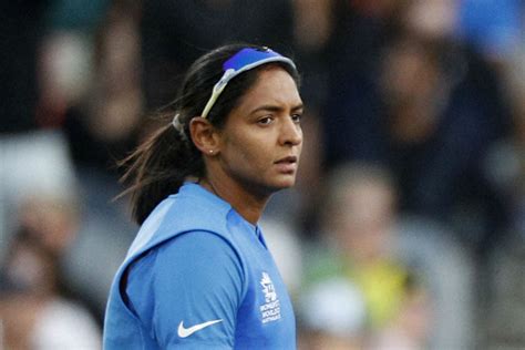 Time for Harmanpreet Kaur to take call on captaincy, says Shantha Rangaswamy - myKhel