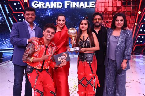 Jhalak Dikhhla Jaa 11 Winner Manisha Rani Lifts Trophy Takes Home ₹30