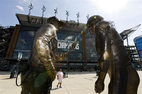 Philly Special: Bud Light unveils Nick Foles statue in Philadelphia | Arizona Wildcats football ...