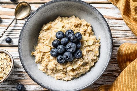 Gachas De Avena Con Ar Ndanos Foto Premium