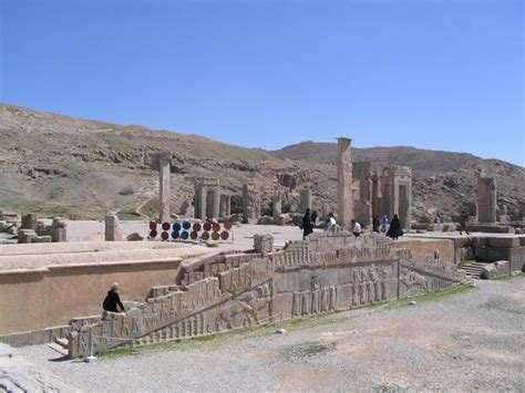 Persepolis, Palace of Xerxes, interconnecting terrace - Livius