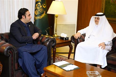 FM Discusses Bilateral Ties With Saudi Iranian Canadian Envoys