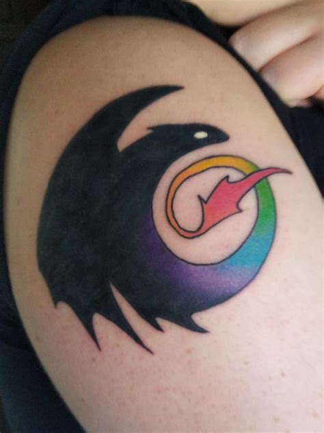 What do you guys think of the tattoo I got today : r/httyd