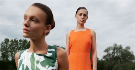 Натуральные ткани и цветочные принты: 7 идей для идеального летнего платья