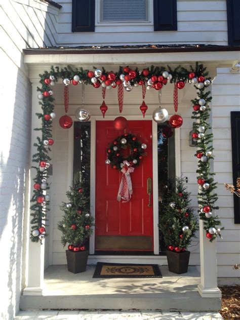 70 Cool Christmas Porch Décor Ideas DigsDigs