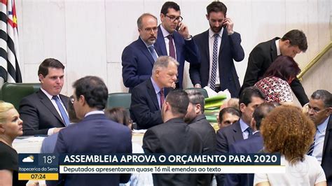 Vídeo Deputados aprovam orçamento de R 239 bilhões para 2020 Bom