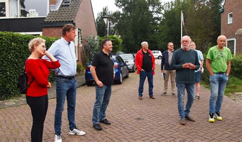 Historische Wandeling Door Oost Roept Nodige Herinneringen Op Al Het