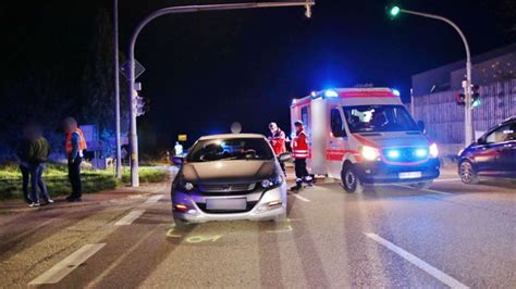 Unfall In Welzheim Betrunkene Autofahrerin Erfasst Fu G Ngerin