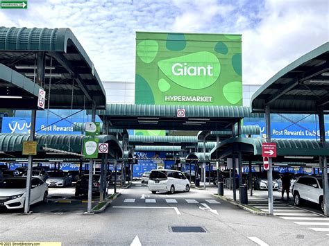 Giant Hypermarket Tampines Image Singapore