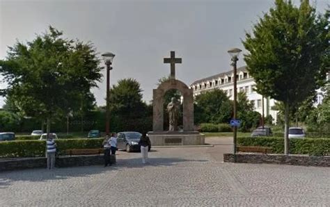 La ville de Ploërmel a 6 mois pour retirer la statue de Jean Paul II