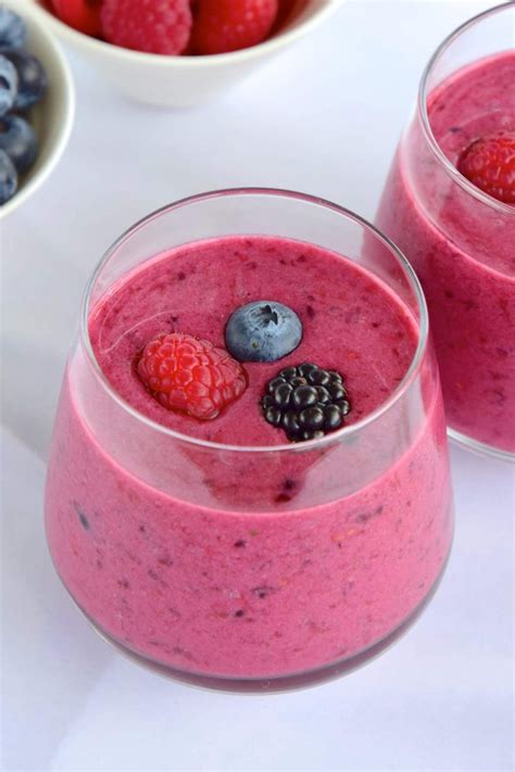 18 Easy And Healthy Frozen Fruit Smoothie Recipes IzzyCooking