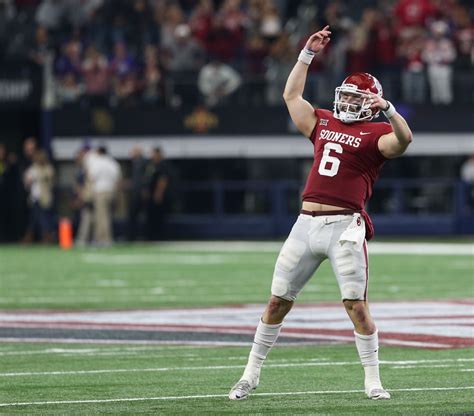 Oklahoma Football Baker Mayfield Breaks Ou Record For Total Yards In