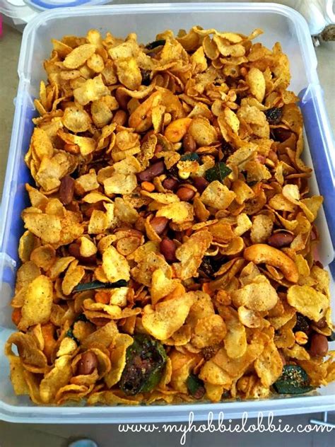 Corn Flakes Chivda A Savory Corn Flakes Snack Mix Indian Veg Recipes Snack Mix Recipes