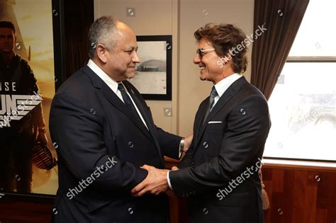 Tom Cruise Meets Honorable Carlos Del Editorial Stock Photo Stock