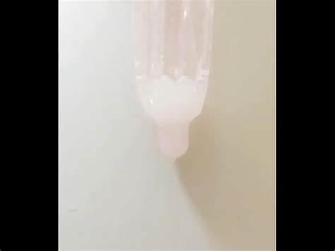 Eyaculación en el condón Esperma ④ XVIDEOS