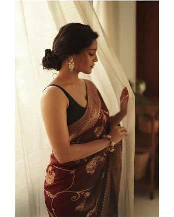 Ritika Singh Top Hot Pics