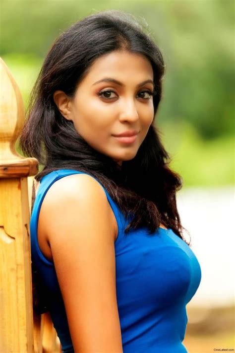 Parvathy Nair Hot Photos Veethi