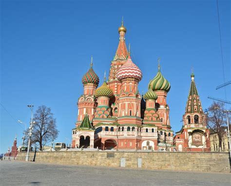 Premium Photo | Domes of st basil's cathedral on red square