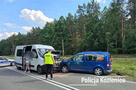 Wypadek Na DW 738 Dwie Osoby W Szpitalu