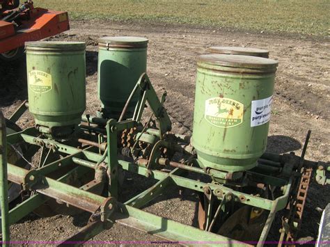 John Deere Two Row Vintage Planter In Colwich Ks Item I5693 Sold Purple Wave