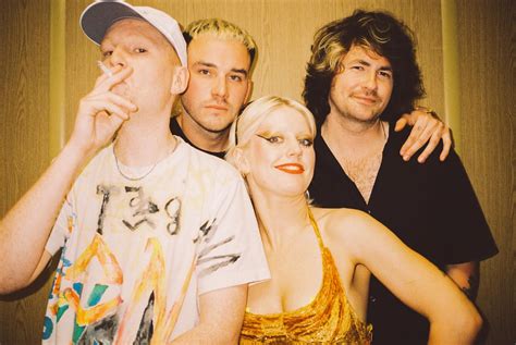 Guided By Angels Amyl And The Sniffers LETRAS MUS BR