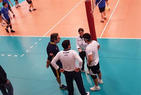 Volley La Raffaele Lamezia Perde In Casa Contro Il Tremestieri Il