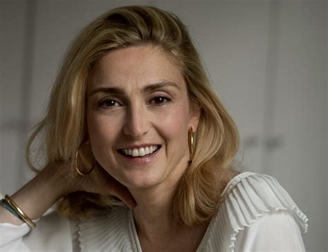 Julie Gayet Marraine Du Concours Du Meilleur Caviste De France