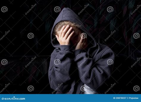 Adolescent triste image stock Image du désespoir peine 20878037