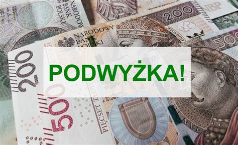 Pensja minimalna 2023 podwyżka już 1 lipca Ile teraz netto musi