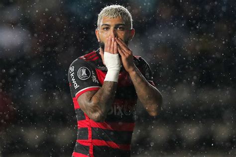 Polémica en Brasil el Flamengo le quita el número 10 a Gabigol tras