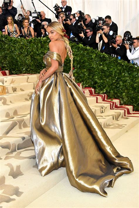 Jasmine Sanders Wearing Handm Photo Creditvogue Met Gala Outfits Met