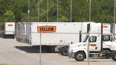 Trucking Giant Yellow Corp Declares Bankruptcy